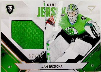 Jan Růžička – SportZoo Tipsport ELH 2021-22 Série II Game Jersey 57/75 – karta s kouskem dresu BK Mladá Boleslav Jan Růžička – SportZoo Tipsport ELH 2021-22 Série II Game Jersey 57/75 – karta s kouskem dresu BK Mladá Boleslav